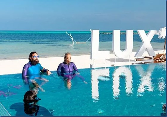 Best of the Maldives: Longest Underwater Kiss – Lux South Ari Ari #scuba #scubadiving #freediving #ocean #snorkeling #buceo LUX South Ari Atoll - longest kiss